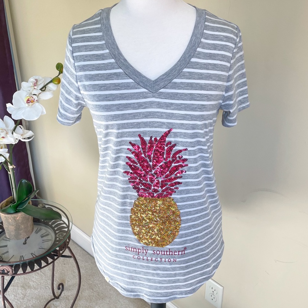NWT Simply Southern Sparkly Sequin Pineapple V-Neck T-shirt SM